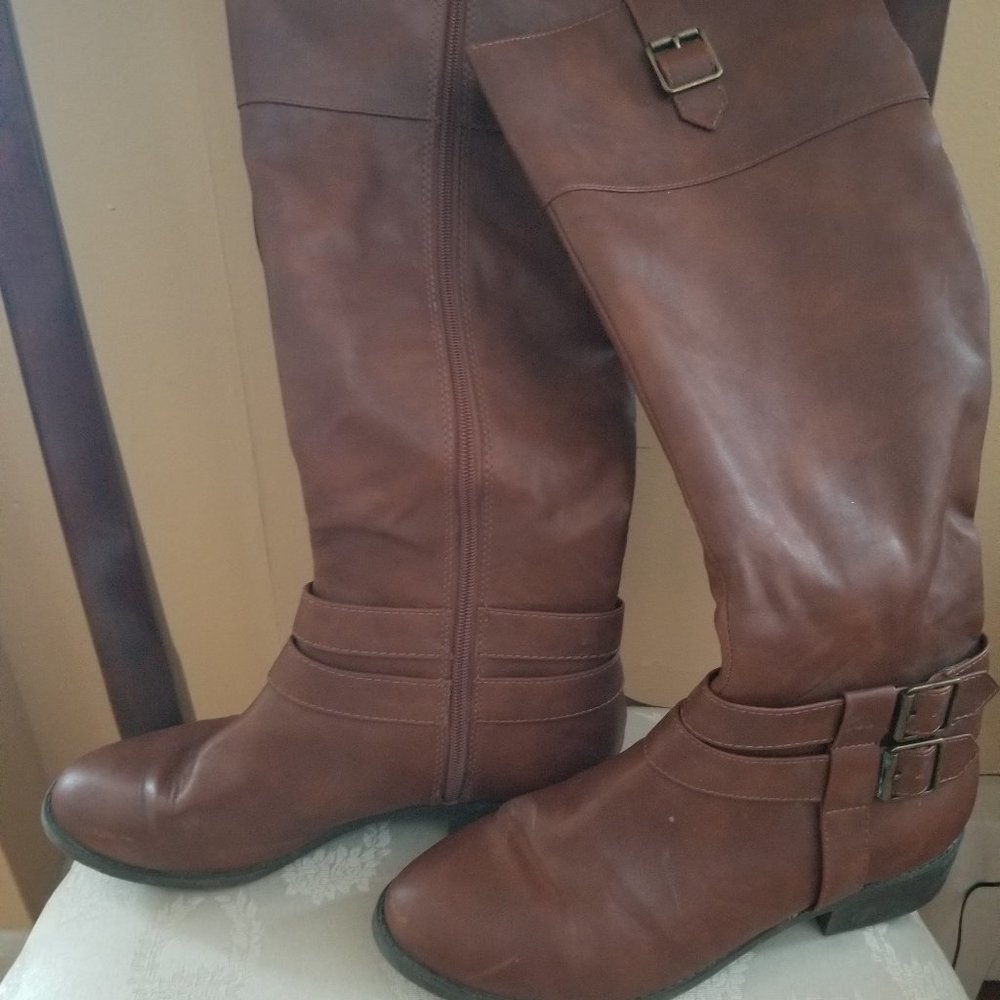 American Eagle Brown faux leather boots size 9
